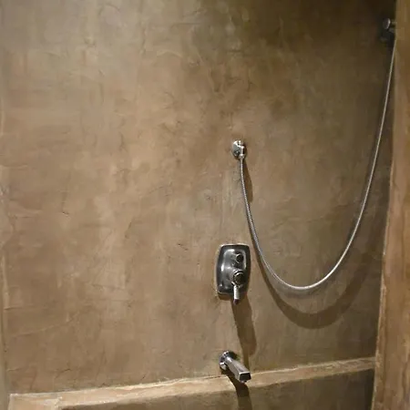 Le Limbourg 3* روشفورت